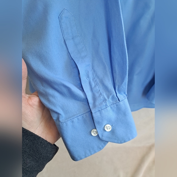 Mens Van Heusen Regular Fit Blue Button Down Dress Shirt - Picture 6 of 9